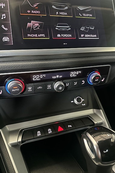 Audi Q3 27 of 30