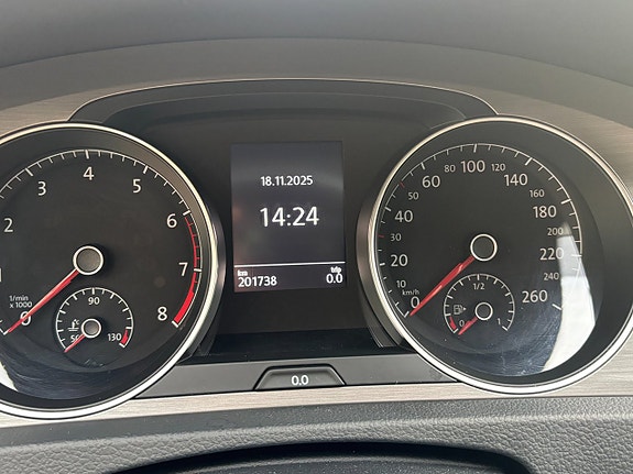 Volkswagen Golf VII 13 of 15