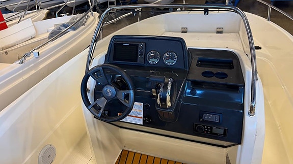 Quicksilver 555 Open / Mercury F115 CT -21 3 of 5