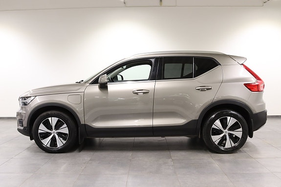 Volvo XC40 3 of 5