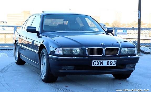 BMW 750i