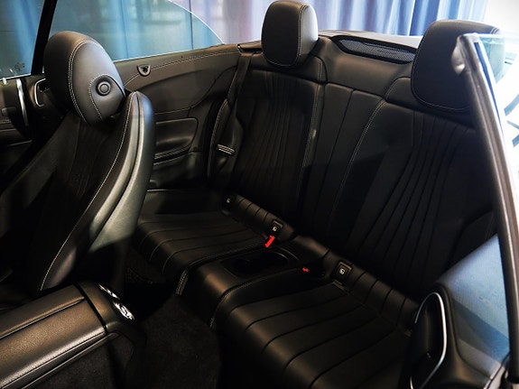 Mercedes-Benz E400 9 of 24