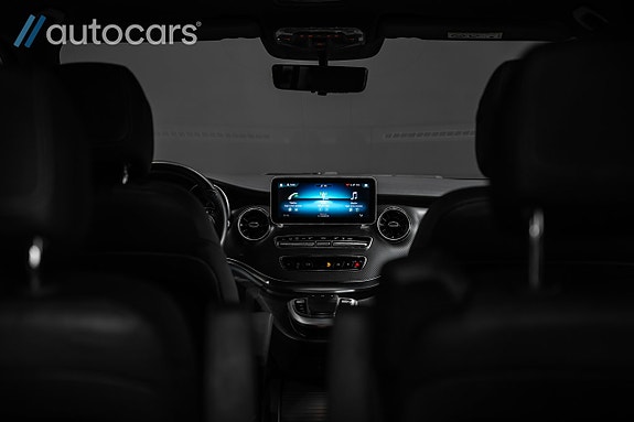 Mercedes-Benz V220 17 of 30