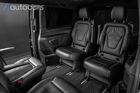 Mercedes-Benz V220 24 of 30