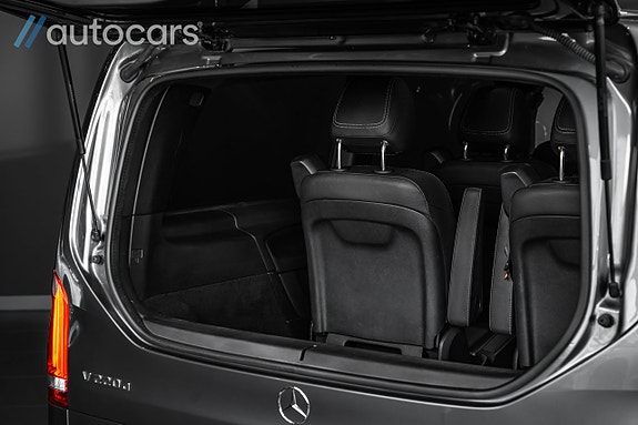 Mercedes-Benz V220 12 of 30