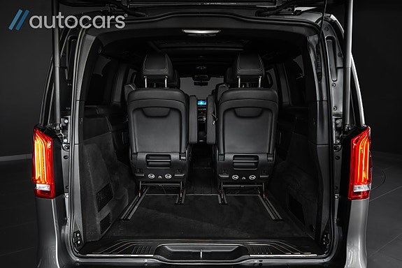 Mercedes-Benz V220 11 of 30