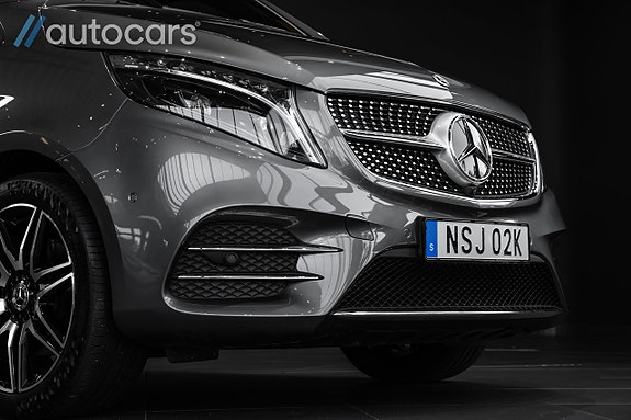 Mercedes-Benz V220 9 of 30