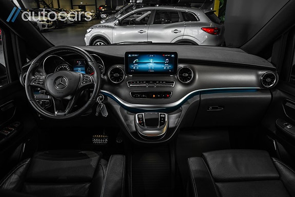 Mercedes-Benz V220 15 of 30