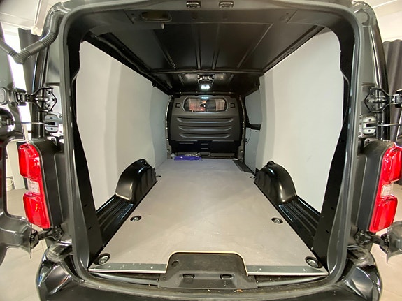 Opel Vivaro 27 of 30