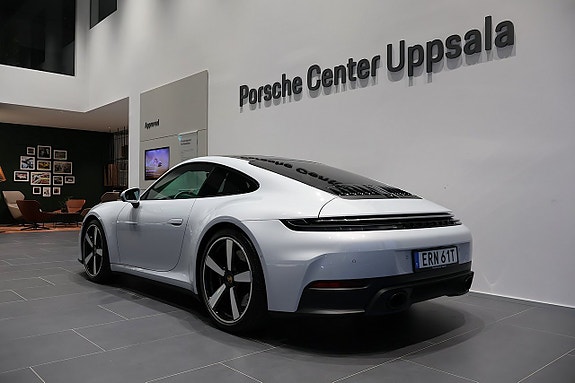 Porsche 911 Carrera S 3 of 5