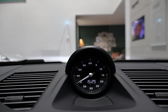 Porsche 911 Carrera S 7 of 11