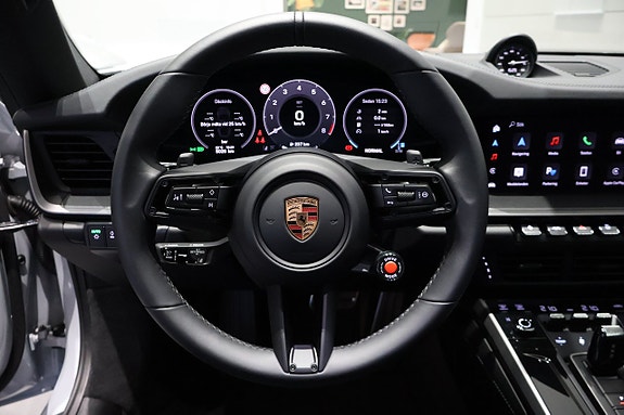 Porsche 911 Carrera S 6 of 11