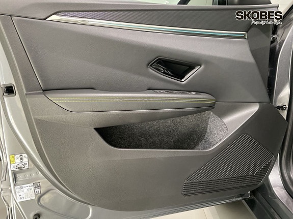 Renault Scenic E-Tech 14 of 17
