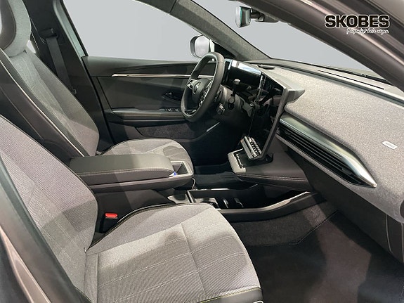Renault Scenic E-Tech 10 of 17