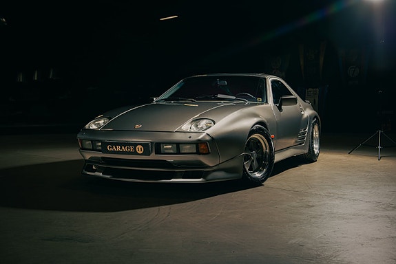 Porsche 928