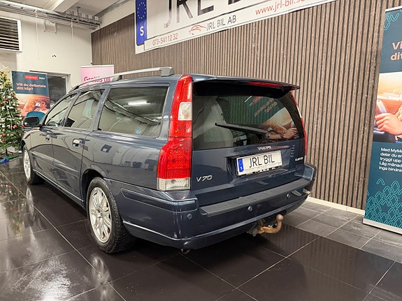 Volvo V70 13 of 24