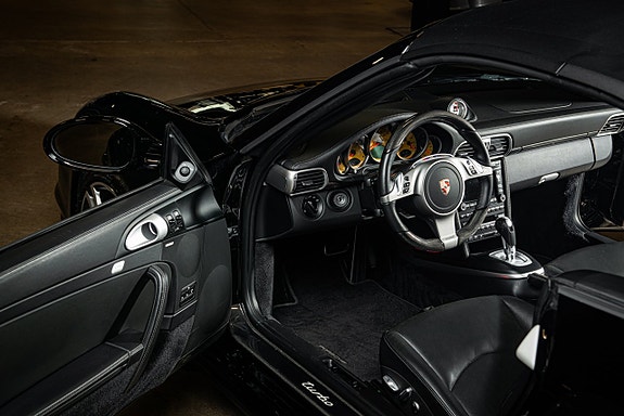 Porsche 911 11 of 30