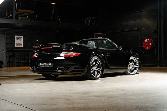 Porsche 911 6 of 30