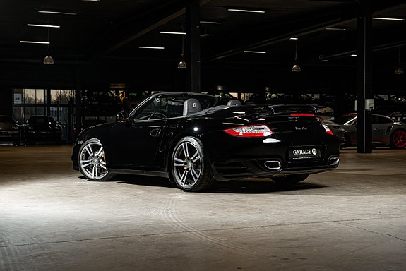 Porsche 911 4 of 5