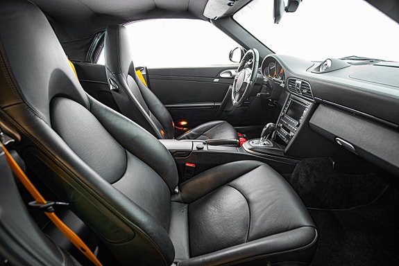 Porsche 911 17 of 30