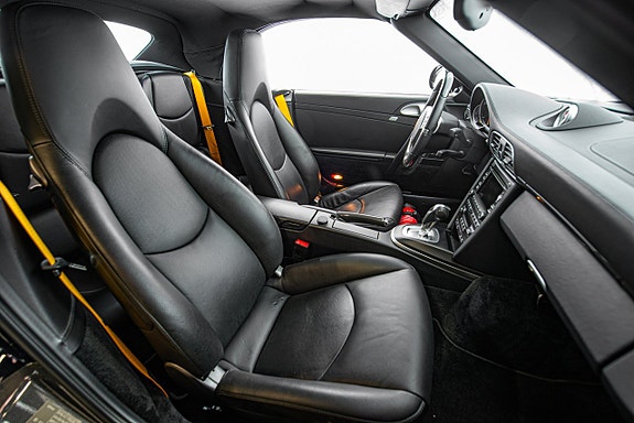 Porsche 911 18 of 30