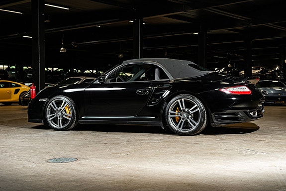 Porsche 911 3 of 5