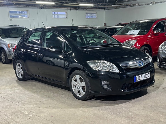 Toyota Auris 2 of 14