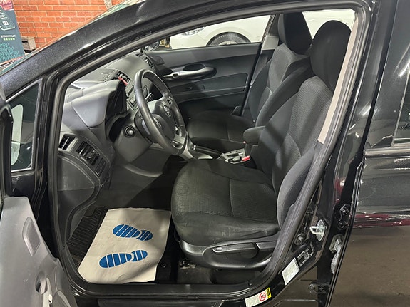 Toyota Auris 9 of 14