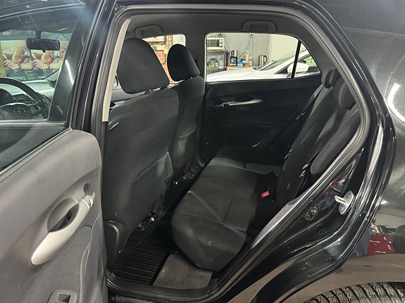 Toyota Auris 11 of 14