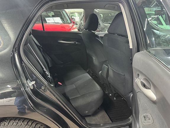 Toyota Auris 10 of 14