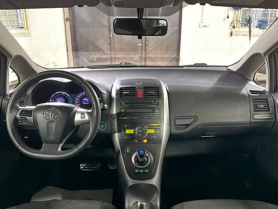 Toyota Auris 12 of 14
