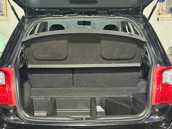 Toyota Auris 7 of 14