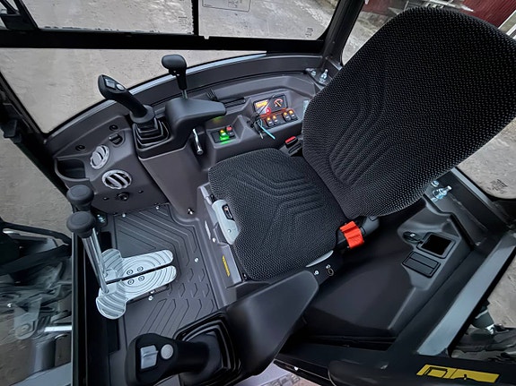 Ny Minigrävare Volvo ECR25D engcon ec204 rotortilt skopor 7 of 7
