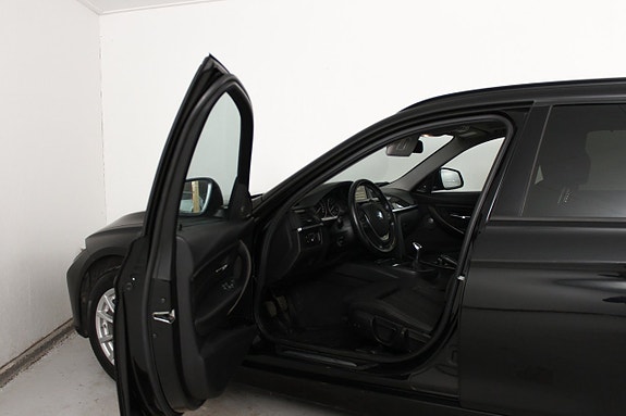BMW 318 15 of 24