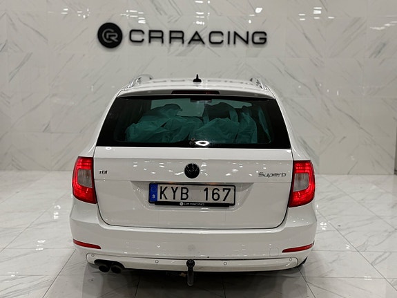 Skoda Superb 14 of 16