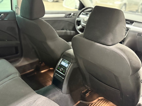 Skoda Superb 12 of 16