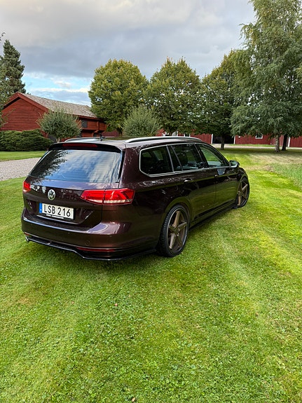 Volkswagen Passat 3 of 5
