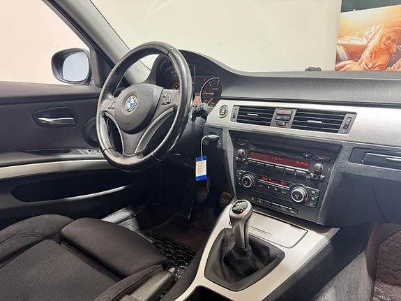 BMW 320 2 of 5