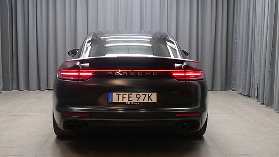 Porsche Panamera Turbo 3 of 5