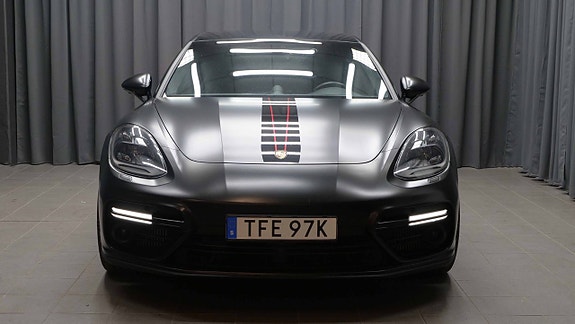 Porsche Panamera Turbo 2 of 5