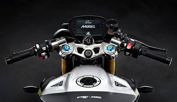 Triumph STREET TRIPLE 765 MOTO2™ EDITION OKTOBERFEST | 0–2,95 % RÄNTA 9 of 17