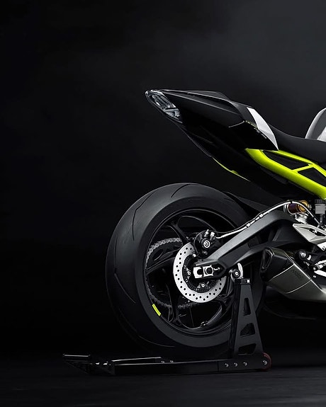 Triumph STREET TRIPLE 765 MOTO2™ EDITION OKTOBERFEST | 0–2,95 % RÄNTA 5 of 17