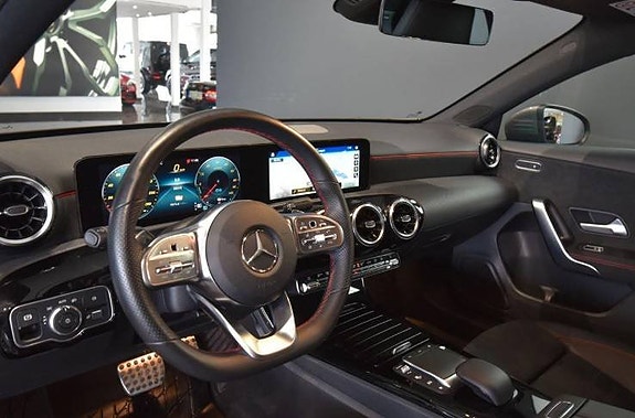 Mercedes-Benz A250 e 4 of 5