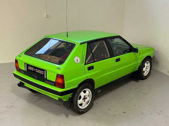 Lancia Delta 12 of 26
