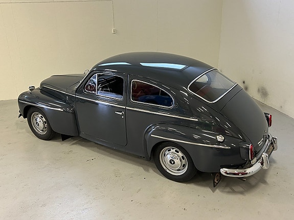 Volvo PV 8 of 24