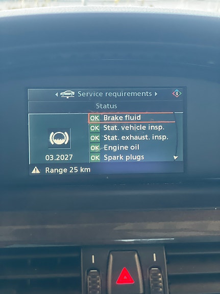 BMW 520i 12 of 15