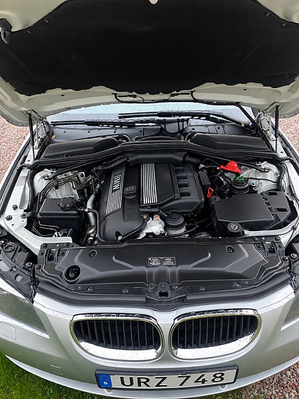 BMW 520i 14 of 15