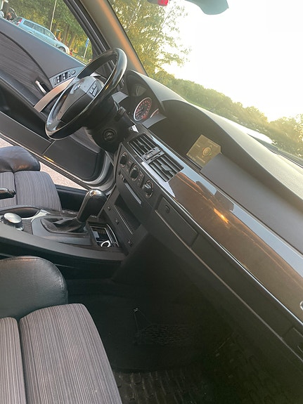 BMW 520i 10 of 15