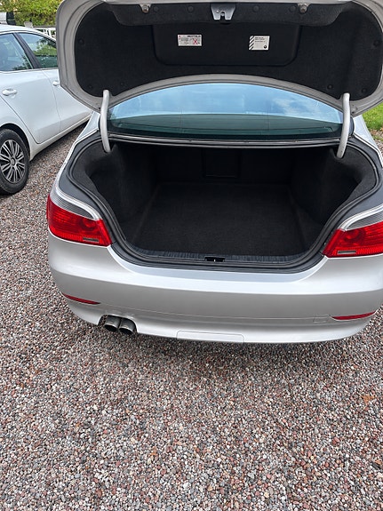 BMW 520i 15 of 15