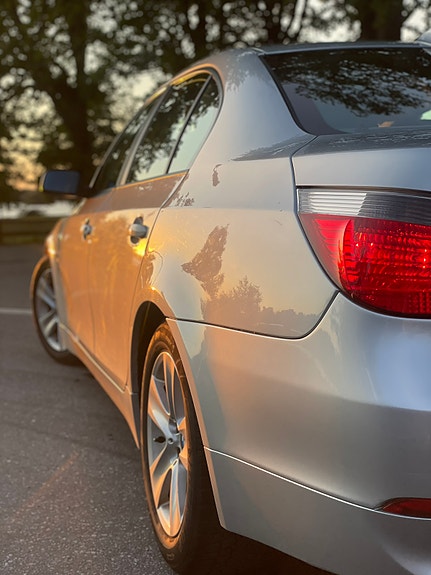 BMW 520i 2 of 15